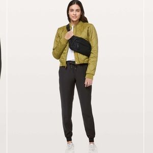 Black Lululemon On The Fly Jogger